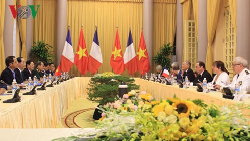 French President François Hollande begins Vietnam visit - ảnh 1